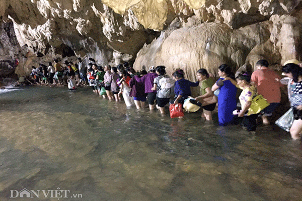 Hang Phượng Hoàng là sinh khí của đất trời