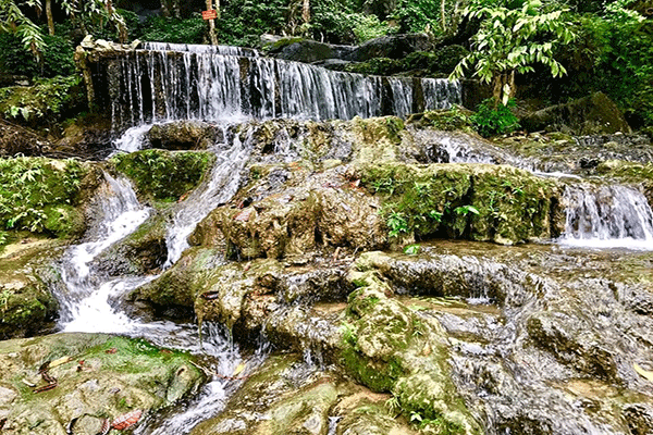 Hang Phượng Hoàng hấp dẫn sự khám phá