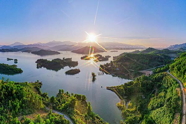 Mở tràn Hồ Núi Cốc khi bị lũ dâng cao